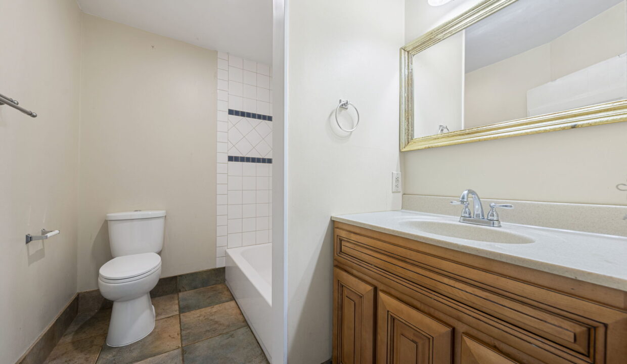 1357 Park St bathroom 2