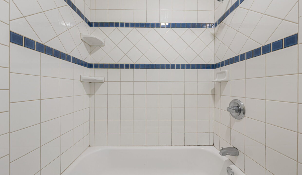 1357 Park St bathroom 3