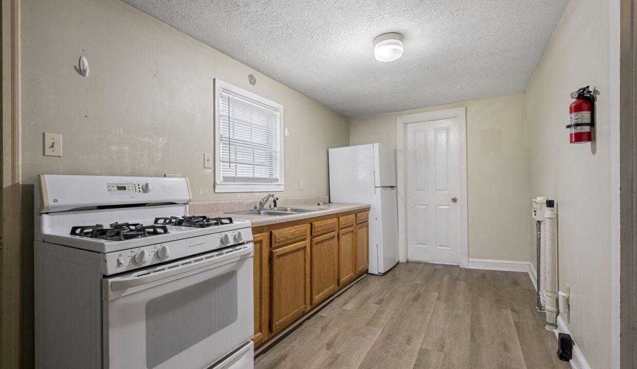 1357 Park St kitchen